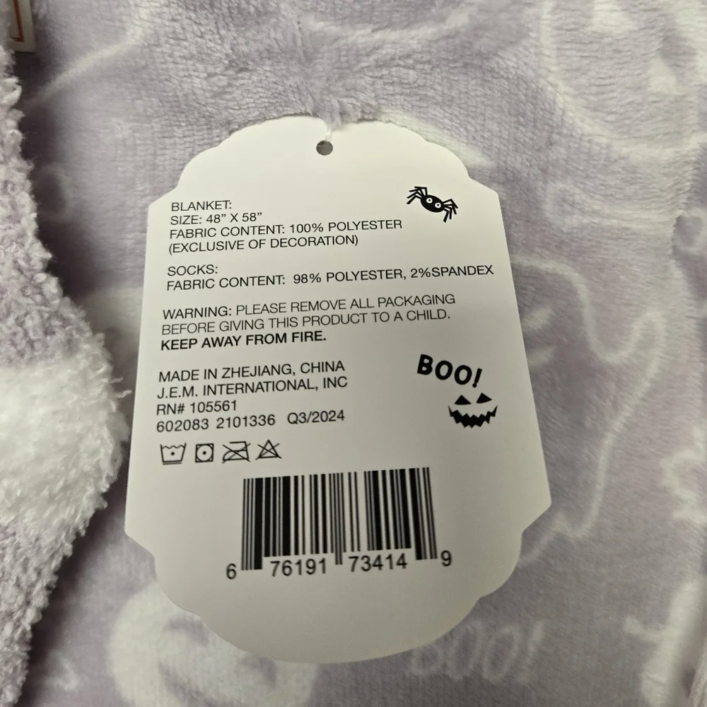 Modern Kids Halloween Boo Blanket Ultra Soft Cozy Sock 2 pc Set Bundle Purple